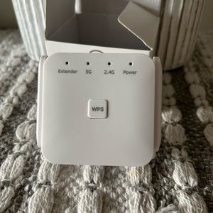 ⭐️Brand New WiFi range Extender⭐️
